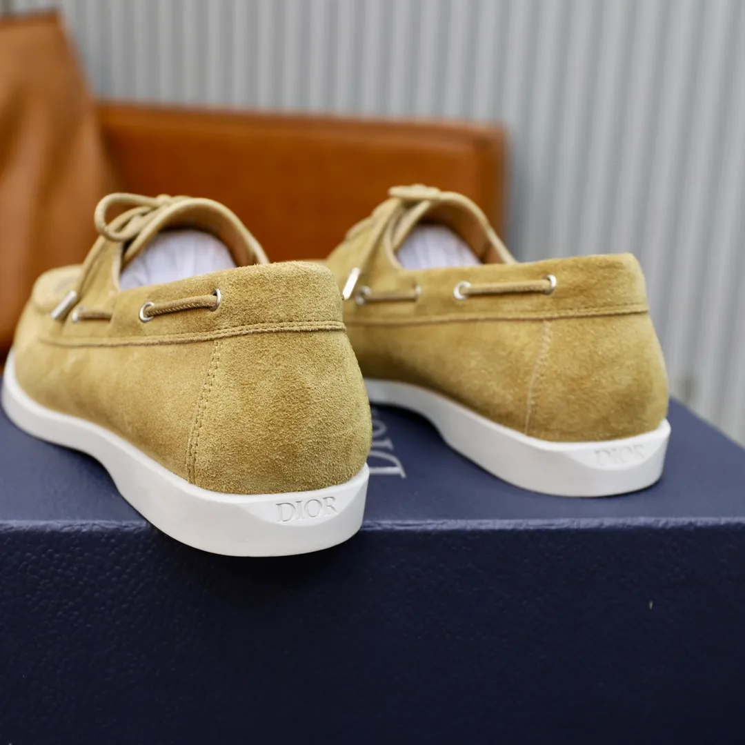 Ex-factory price: 540🙅‍♂️🙅‍♂️🙅‍♂️ Brand: Dior DIOR Standard code: Men's code 38/44 (45 can be customized) Grade: Same as the official website Material: Original cowhide stitching, cowhide lining, original TPU wear-resistant soft outsole Style categories: Leisure and sports version, footwear for driving, young fashion, European and American trends, British style Color: actual picture color